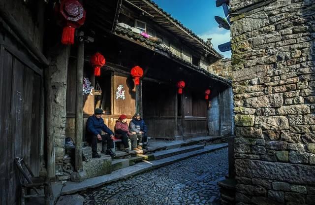 男生回复听我说谢谢你的表情包啥意思游戏画面